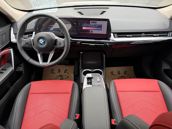 Фото 9 - BMW iX1