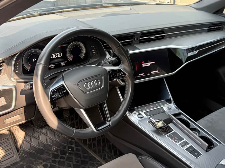 Фото 5 - Audi A6L