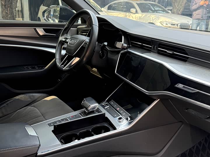 Фото 6 - Audi A6L