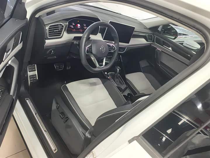 Фото 9 - Volkswagen Tayron X