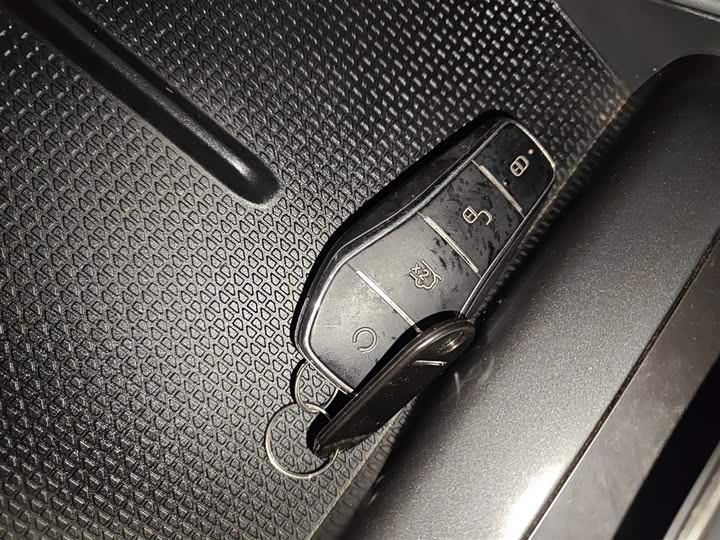 Фото 9 - BYD Qin L