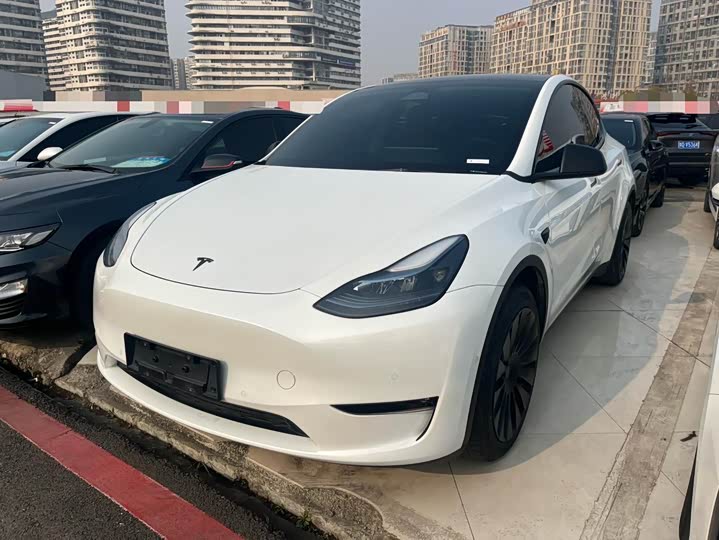 Фото 1 - Tesla Model Y