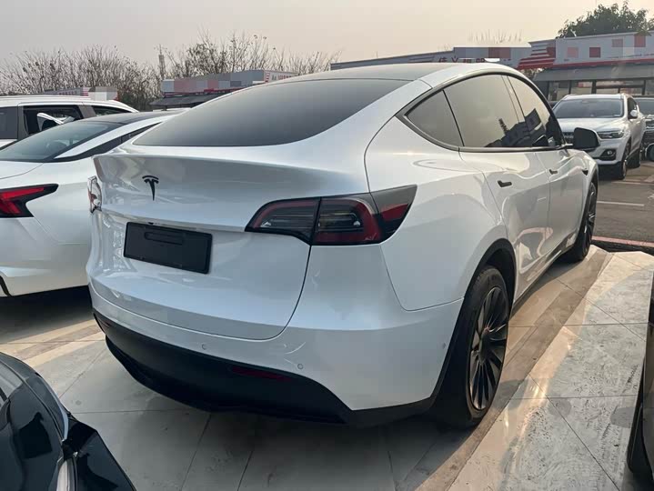 Фото 4 - Tesla Model Y
