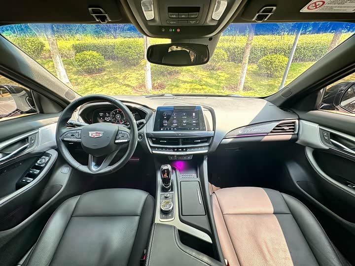 Фото 8 - Cadillac CT5