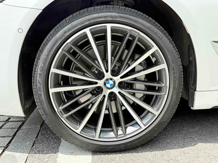 Фото 5 - BMW 5 Series