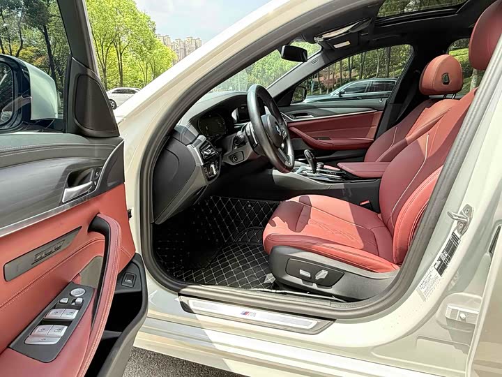 Фото 6 - BMW 5 Series