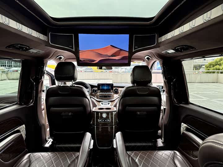 Фото 7 - Mercedes-Benz V-Class