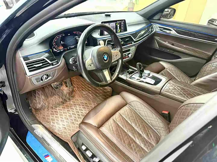 Фото 4 - BMW 7 Series