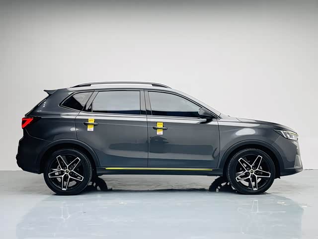 Фото 8 - Roewe RX5