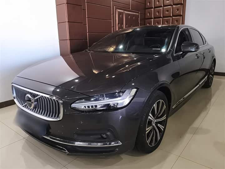Фото 2 - Volvo S90