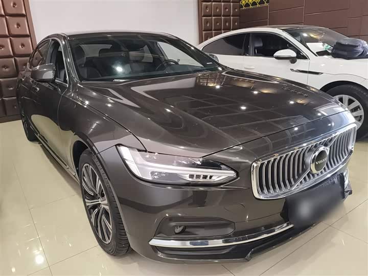 Фото 4 - Volvo S90