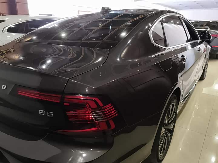 Фото 7 - Volvo S90