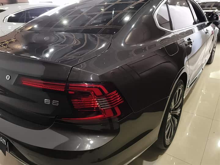 Фото 8 - Volvo S90