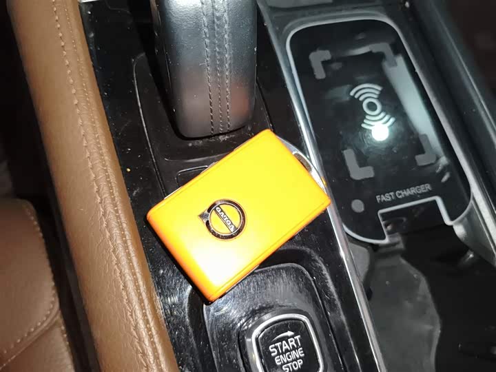 Фото 9 - Volvo S90