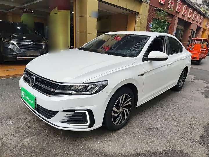 Фото 2 - Volkswagen Bora EV