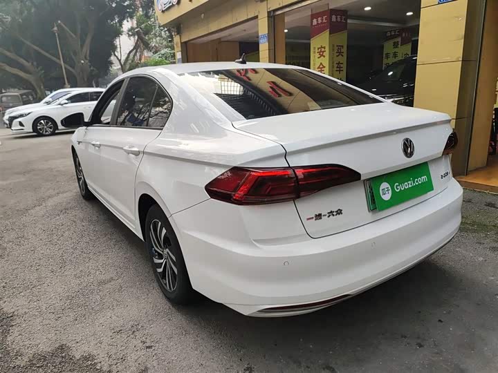 Фото 5 - Volkswagen Bora EV