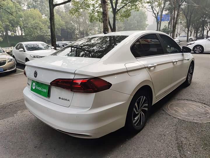 Фото 7 - Volkswagen Bora EV