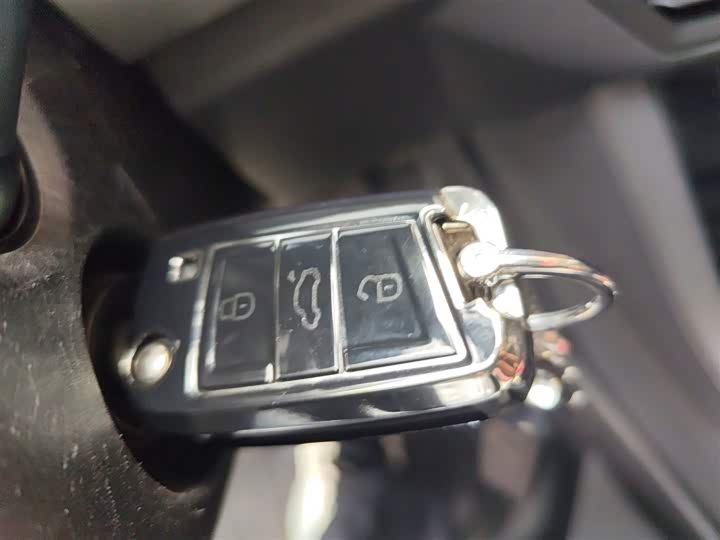 Фото 9 - Volkswagen Bora EV