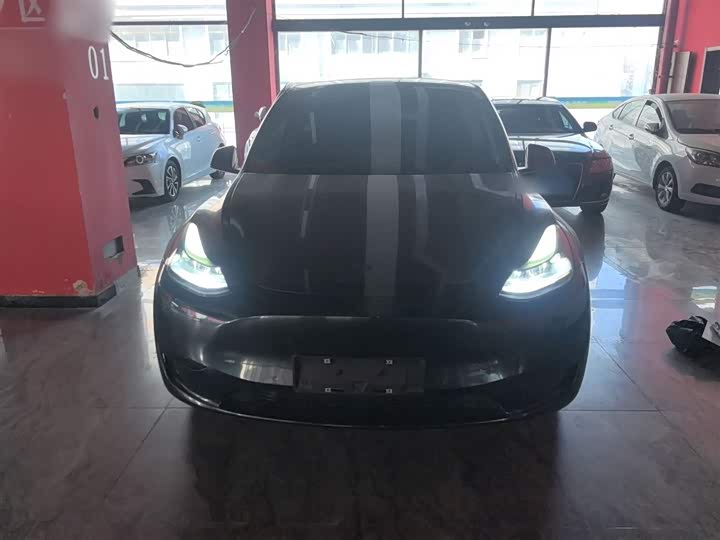 Фото 3 - Tesla Model Y