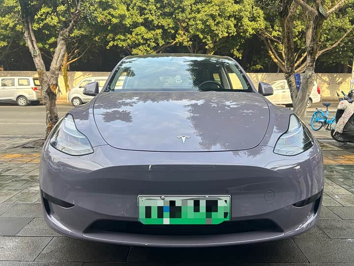 Фото 2 - Tesla Model Y