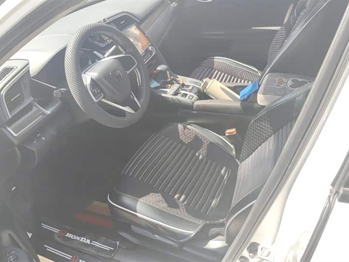 Фото 9 - Honda Civic