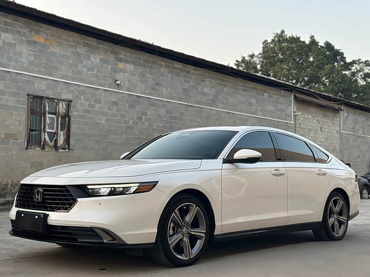 Фото 1 - Honda Accord