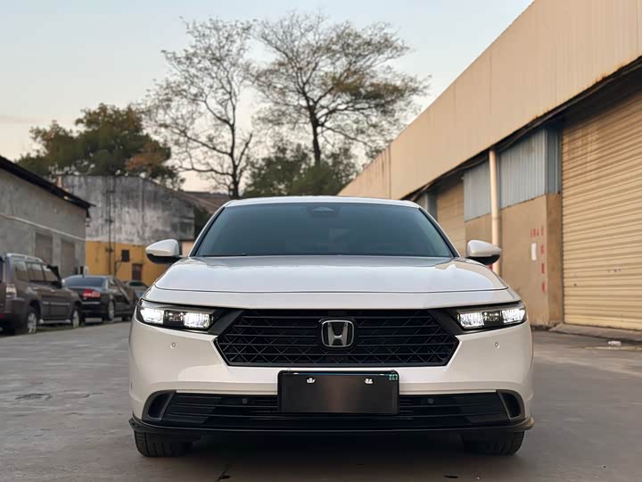 Фото 2 - Honda Accord