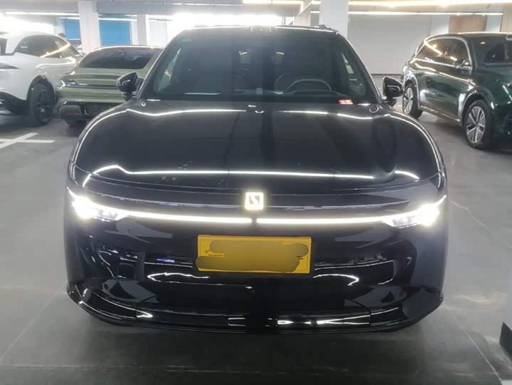 Фото 2 - Zeekr 7X