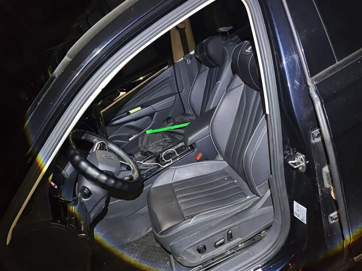 Фото 8 - Volkswagen Passat