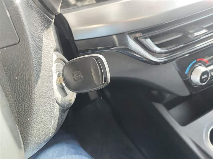 Фото 9 - Changan Eado EV