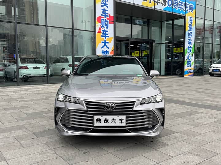 Фото 2 - Toyota Avalon