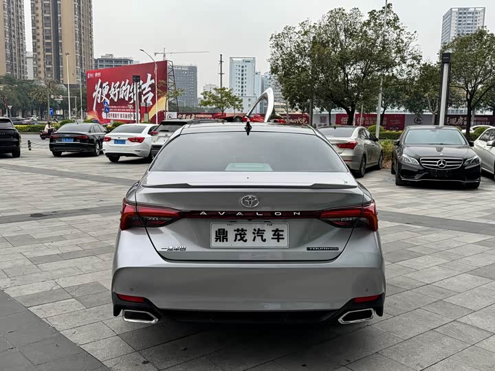 Фото 5 - Toyota Avalon