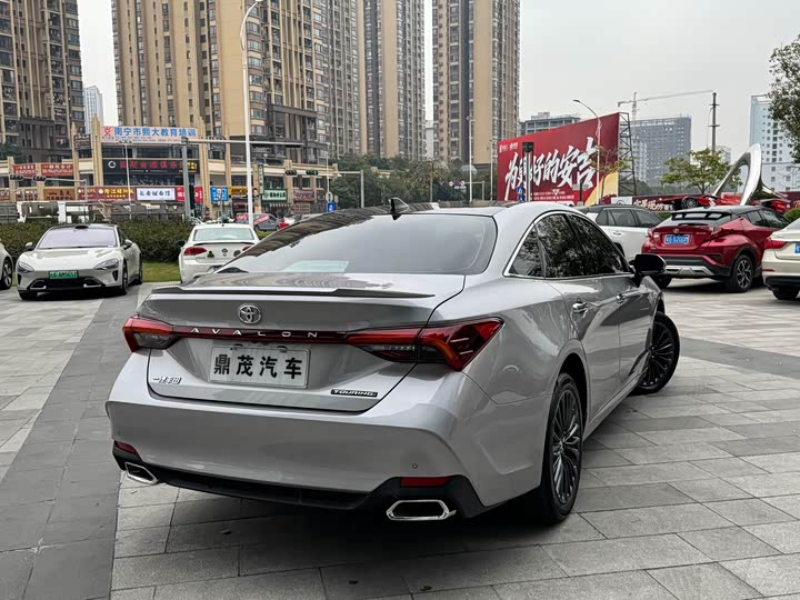 Фото 7 - Toyota Avalon