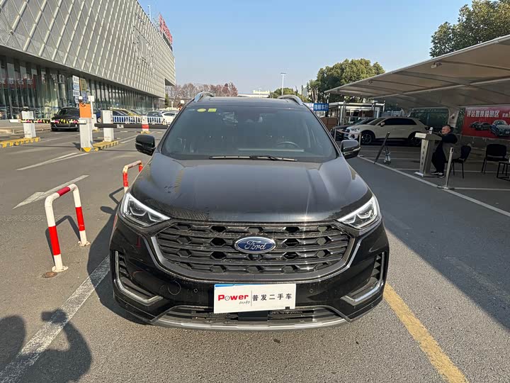 Фото 2 - Ford Edge