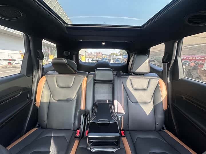 Фото 6 - Ford Edge