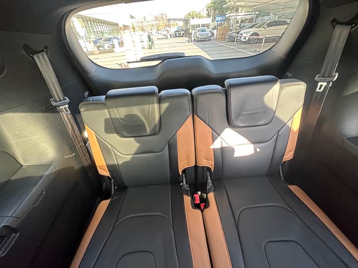 Фото 9 - Ford Edge