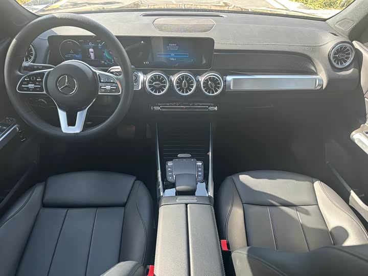 Фото 8 - Mercedes-Benz GLB-Class