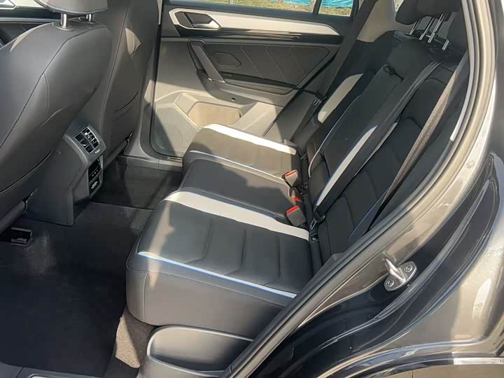 Фото 7 - Volkswagen Tayron GTE Hybrid