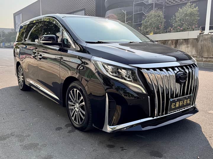 Фото 3 - GAC Trumpchi M8