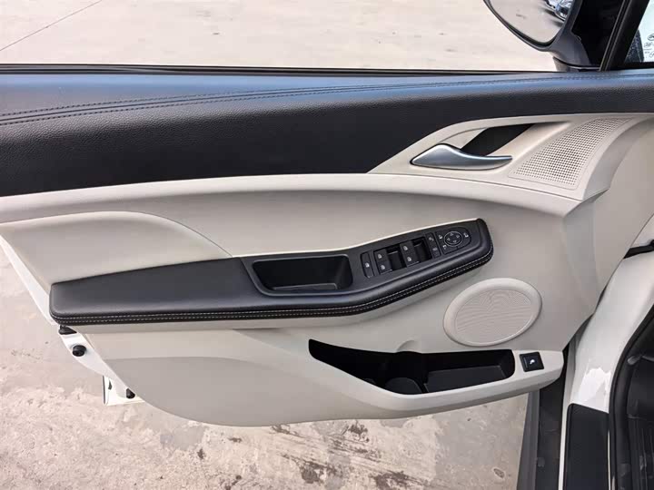 Фото 7 - BYD Yuan Pro