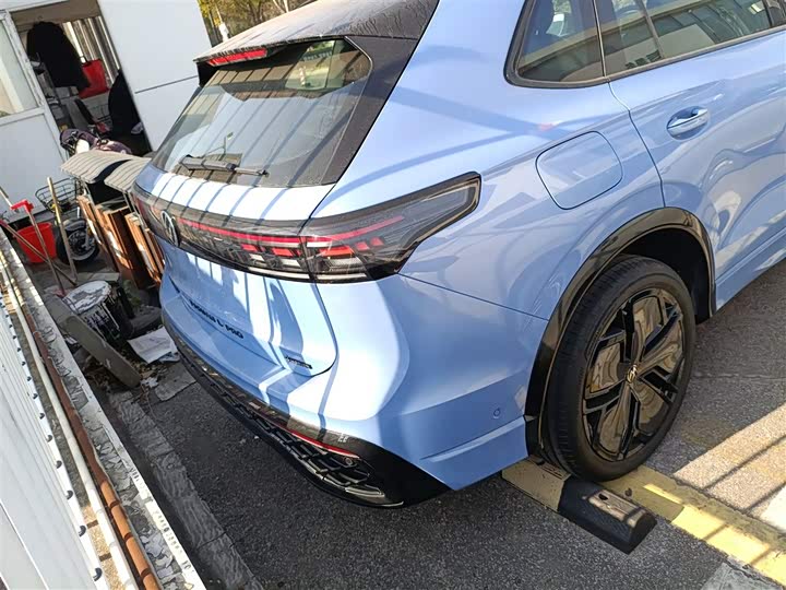 Фото 6 - Volkswagen Tiguan L Pro