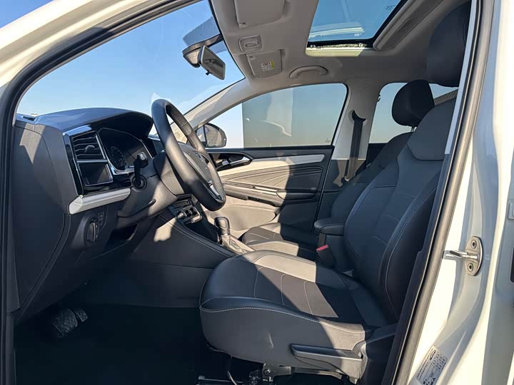 Фото 4 - Jetta VS5