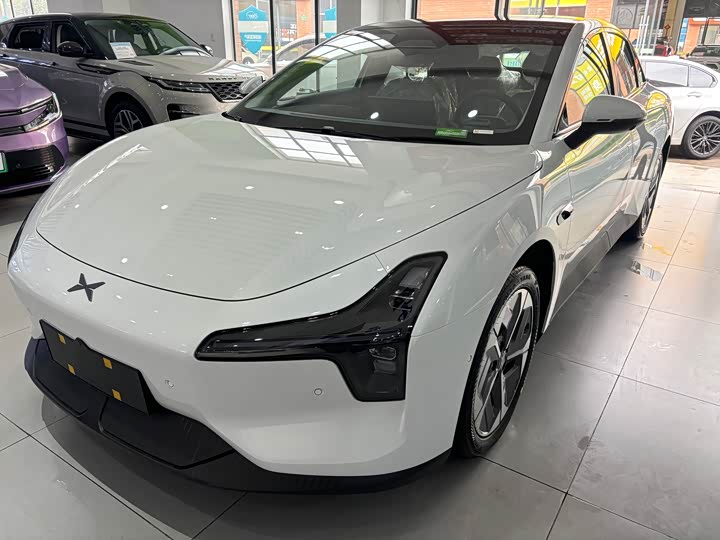 Фото 1 - XPeng Mona M03