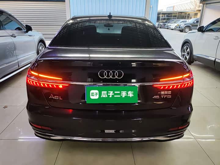 Фото 6 - Audi A6L