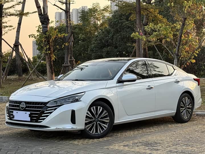 Фото 1 - Nissan Teana