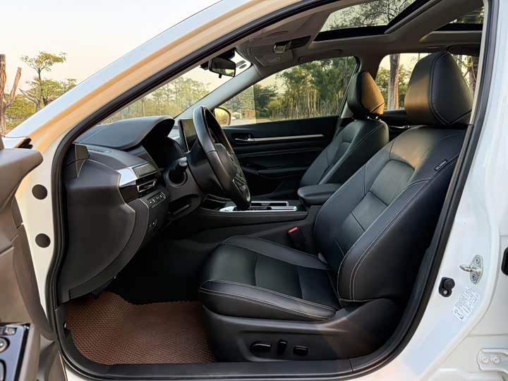 Фото 4 - Nissan Teana