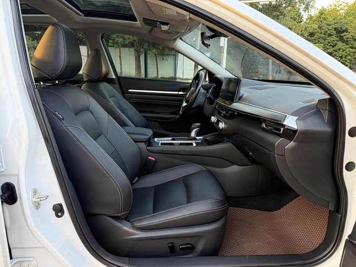 Фото 8 - Nissan Teana