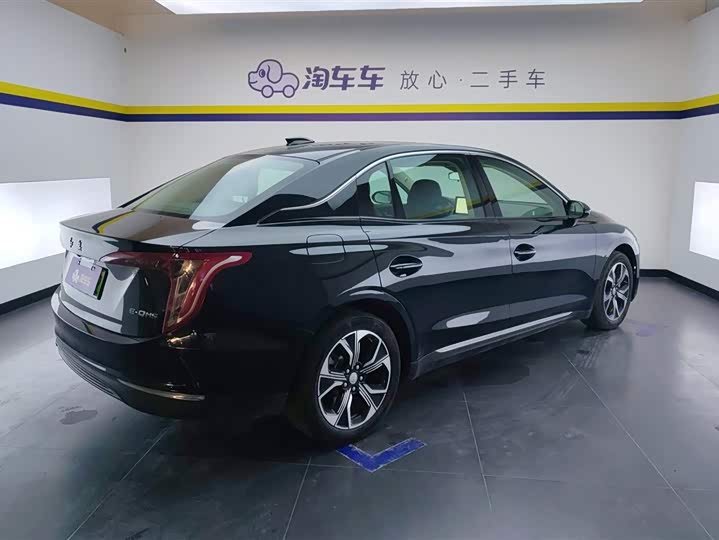 Фото 3 - Hongqi E-QM5