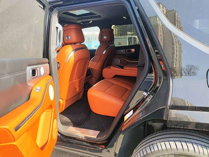 Фото 6 - Tank 700 Hybrid