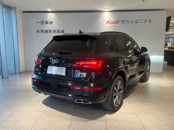 Фото 6 - Audi Q5L